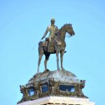 Mirador bajo la estatua ecuestre del rey Alfonso XII